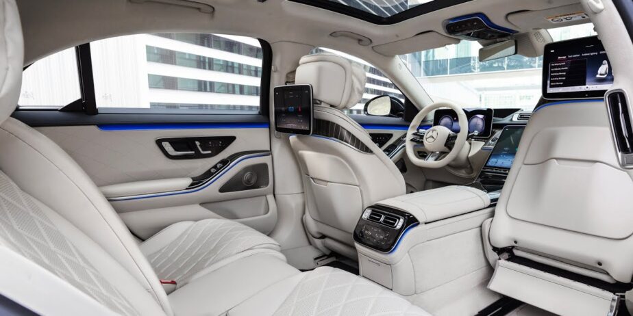 Premium-Luxury-Sedan-1-4-passenger-4